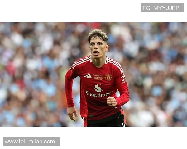 曼联连胜五场蓄发哥庆祝一周年晒视频展现不剪发的决心