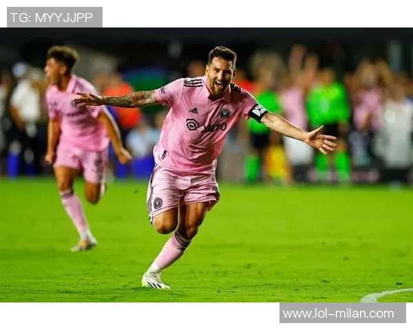 迷你罗替补登场上演U16国家队首秀父子同台的时刻即将到来 迷你罗替补登场上演U16国家队首秀父子同台的时刻即将到来