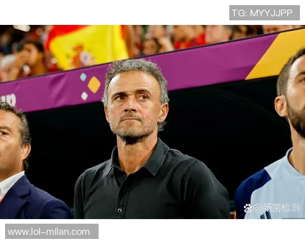 国米右路薄弱局面加剧路易斯恩里克被弃用引发关注 国米右路薄弱局面加剧路易斯恩里克被弃用引发关注