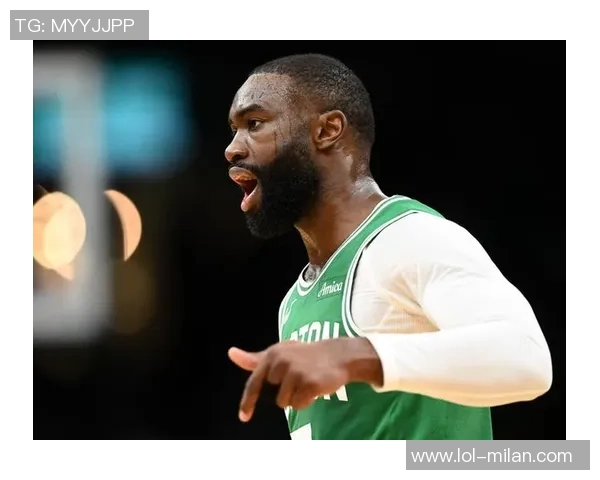 杰伦布朗半场表现低迷仅得7分罚球全中成唯一亮点 杰伦布朗半场表现低迷仅得7分罚球全中成唯一亮点